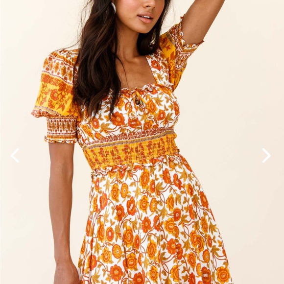 Saints + Secrets - SUMMER IN PARIS PUFF SLEEVE OPEN BACK DRESS FLORAL PRINT - Picture 2 of 9